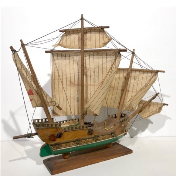 Vintage Christopher Columbus Santa Maria 1492 Scaled Model Ship - Picture 9 of 9